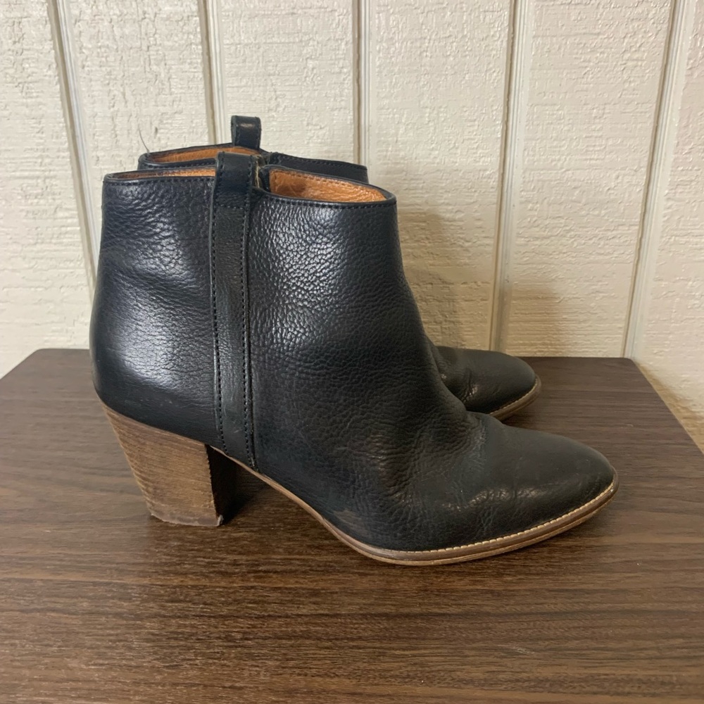 Madewell The Billie Boot, size 8.  Some minor scuffing (see pictures).